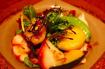 <br /><br />柿、カブラと季節野菜の彩りサラダ<br />バルサミコ・ドレッシング