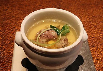 <br /><br />百合根が入ったフラン スッポンの清汁仕立て<br />