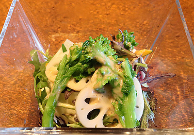 <br /><br />京都府産 花菜と季節野菜の彩りサラダ 胡麻ドレッシング<br />