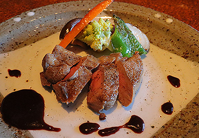 <br /><br />備後産 イノシシ肉のグリエ 黒胡椒風味の赤ワインソース<br />