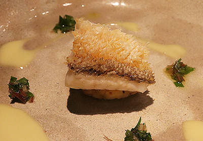 <br /><br />甘鯛のカリカリポワレとハッシュドポテト 和ハーブのブールブランソース<br />