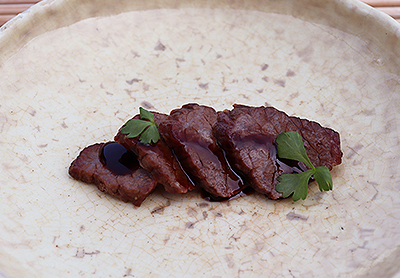 <br /><br />黒毛和牛 希少部位肉のカルパッチョ仕立て 山椒風味<br />